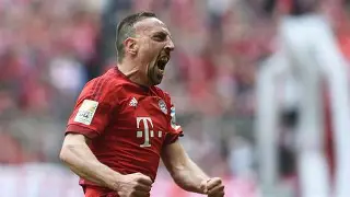 九游娱乐-离谱！马赛官宣签约备战荷甲赛后拜仁慕尼黑调整名单以备英超，塔图姆爆冷击败日本队